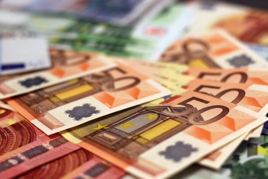 EU: Potvrđen 14. paket sankcija, počinje isplata Ukrajini od zamrznute ruske imovine